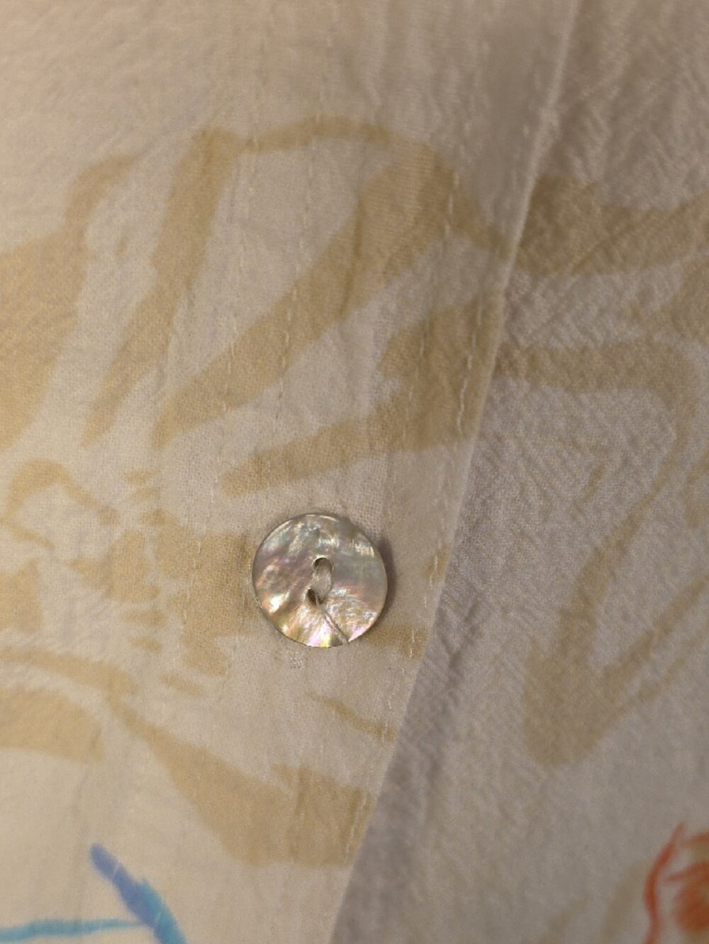 Lulu-B 100% Cotton White M of Pearl Button-Front Fish Print Blouse Size Medium - Picture 2 of 10